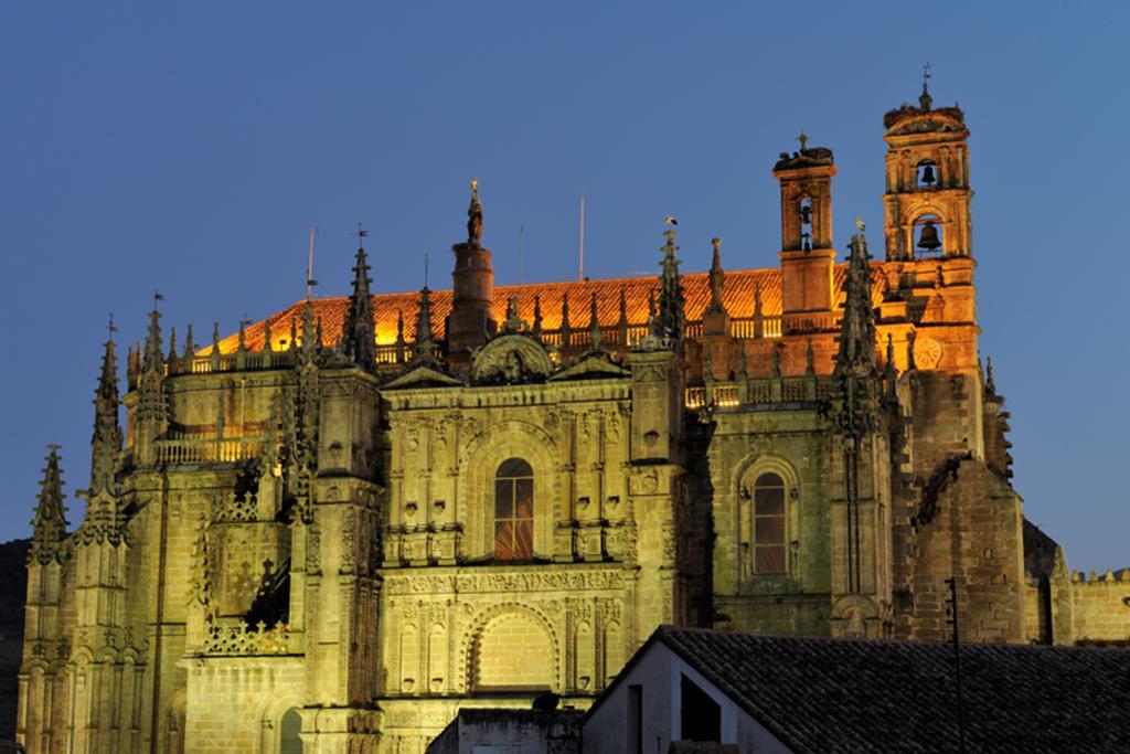 Palacio Carvajal Giron Hotel Plasencia Exterior photo